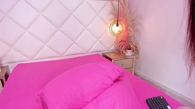 Snapshot of Lucianaa_Collins chatting on 11-05-25, 12:05 Lucianaa Collins online show from 11-05-25, 12:05