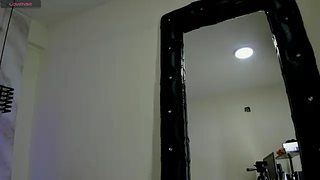 Luciifeer  online show from 09-25-25, 06:33