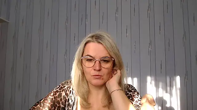 EleanoraDream online show from 10-22-25, 07:19