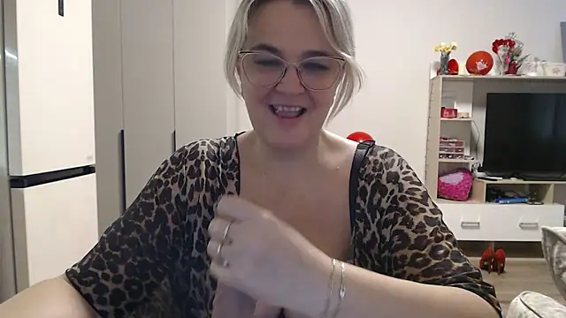 EleanoraDream online show from 05-10-26, 07:13