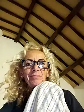 Snapshot of clarabell4 chatting on 09-14-25, 07:24 clarabell4 online show from 09-14-25, 07:24