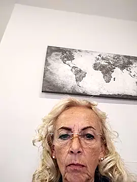 Snapshot of clarabell4 chatting on 09-19-25, 08:16 clarabell4 online show from 09-19-25, 08:16