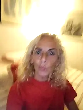 Snapshot of clarabell4 chatting on 09-22-25, 08:22 clarabell4 online show from 09-22-25, 08:22