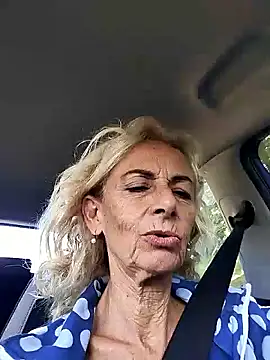 Snapshot of clarabell4 chatting on 09-27-25, 07:24 clarabell4 online show from 09-27-25, 07:24