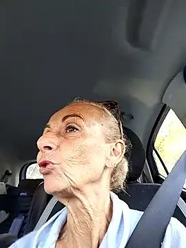 Snapshot of clarabell4 chatting on 10-13-25, 06:57 clarabell4 online show from 10-13-25, 06:57