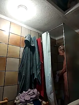 Snapshot of clarabell4 chatting on 10-16-25, 05:30 clarabell4 online show from 10-16-25, 05:30