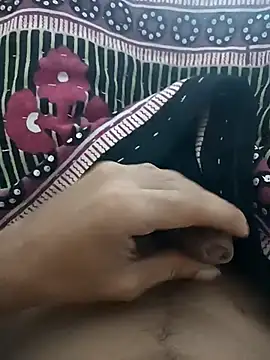 Snapshot of Aloneboy77 chatting on 11-11-25, 05:24 Aloneboy77 online show from 11-11-25, 05:24