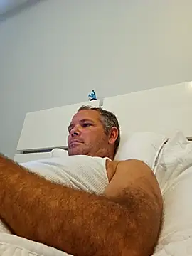 cubanitofeliz40 online show from 10-02-25, 09:00