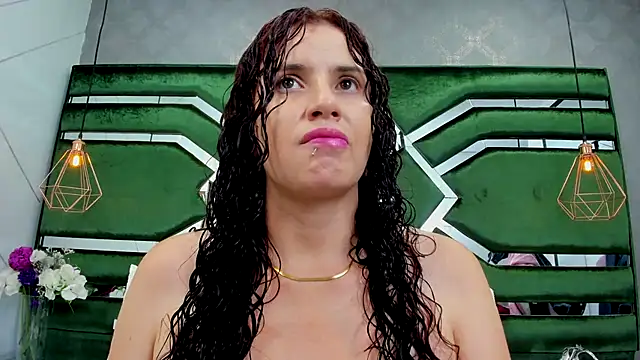 ThaliaCross online show from 09-08-25, 08:08