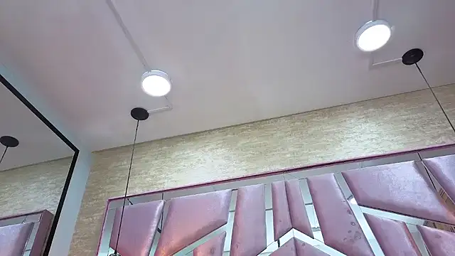 Snapshot of ThaliaCross chatting on 02-25-26, 08:07 ThaliaCross online show from 02-25-26, 08:07