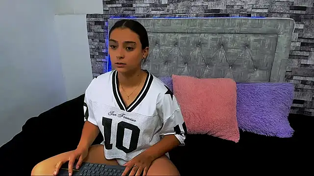 nicolexxaleja online show from 10-16-25, 08:10