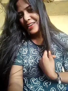 cute radhikaa online show from 05-10-26, 12:10