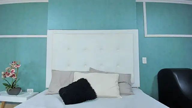 Snapshot of ania_gomez chatting on 09-20-25, 09:38 ania gomez online show from 09-20-25, 09:38