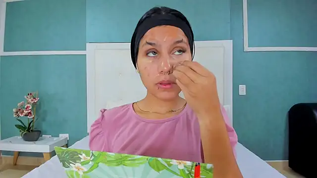 Snapshot of ania_gomez chatting on 10-05-25, 12:47 ania gomez online show from 10-05-25, 12:47