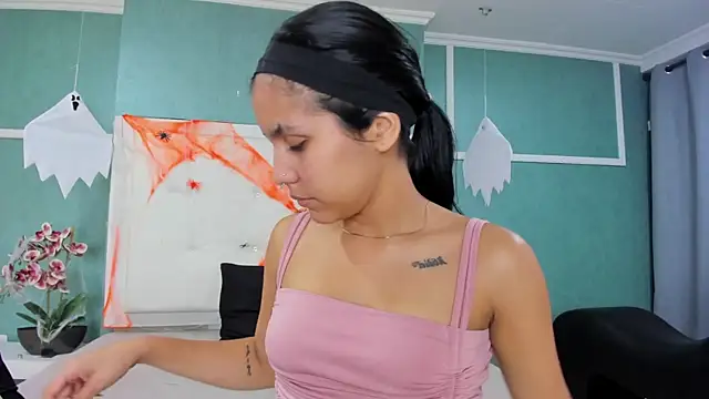 Snapshot of ania_gomez chatting on 11-04-25, 01:54 ania gomez online show from 11-04-25, 01:54