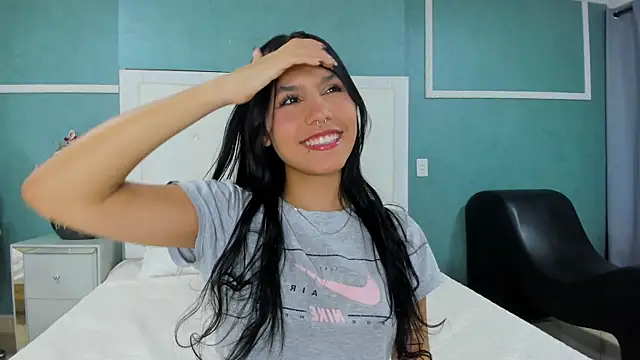 ania gomez online show from 11-18-25, 03:16