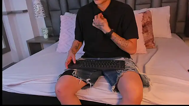 ZoeKrug online show from 03-19-26, 12:31