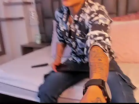 ZoeKrug online show from 03-25-26, 12:11