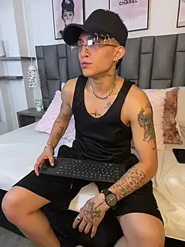 ZoeKrug online show from 03-27-26, 12:27