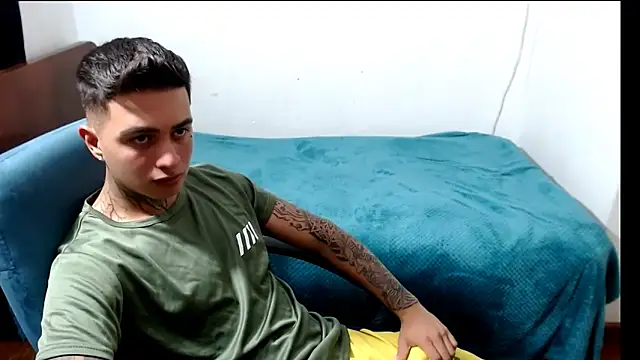 Snapshot of santii_ss chatting on 09-15-25, 12:54 santii ss online show from 09-15-25, 12:54