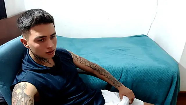 Snapshot of santii_ss chatting on 09-21-25, 03:46 santii ss online show from 09-21-25, 03:46