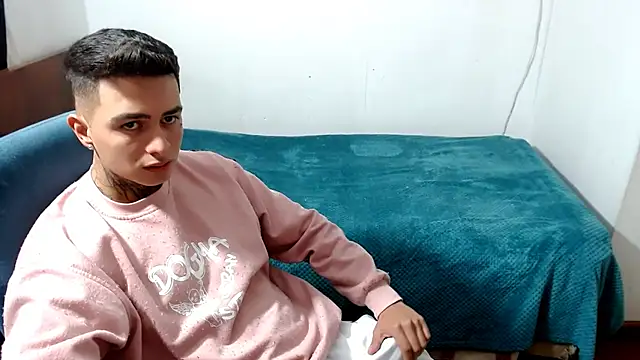 Snapshot of santii_ss chatting on 09-27-25, 08:47 santii ss online show from 09-27-25, 08:47