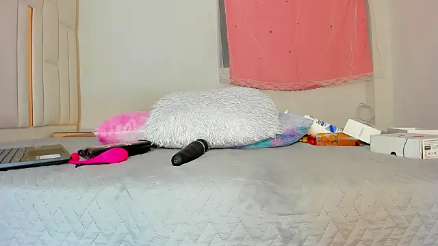 hot boy 04 online show from 02-12-26, 03:18