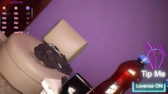 Snapshot of Valentina_Horny777 chatting on 11-15-25, 02:53 Valentina Horny777 online show from 11-15-25, 02:53