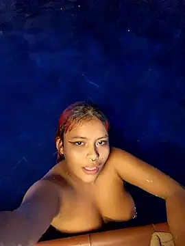 Snapshot of Yessica_Lopezz chatting on 09-20-25, 12:33 Yessica Lopezz online show from 09-20-25, 12:33