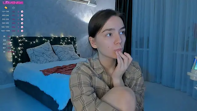 sweete chantal online show from 10-04-25, 05:00