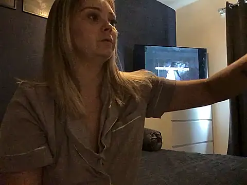 Snapshot of Star-36 chatting on 02-15-26, 11:52 Star-36 online show from 02-15-26, 11:52