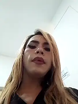 Snapshot of Daliana_Gounbolt chatting on 10-01-25, 07:20 Daliana Gounbolt online show from 10-01-25, 07:20