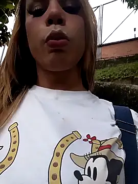 Snapshot of Daliana_Gounbolt chatting on 10-29-25, 11:34 Daliana Gounbolt online show from 10-29-25, 11:34