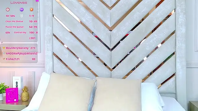 Snapshot of Agatha-Adams chatting on 10-06-25, 02:36 Agatha-Adams online show from 10-06-25, 02:36