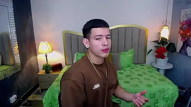 Snapshot of ethan_rodgers chatting on 10-08-25, 01:42 ethan rodgers online show from 10-08-25, 01:42