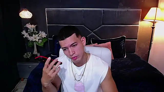 Snapshot of ethan_rodgers chatting on 10-18-25, 07:36 ethan rodgers online show from 10-18-25, 07:36