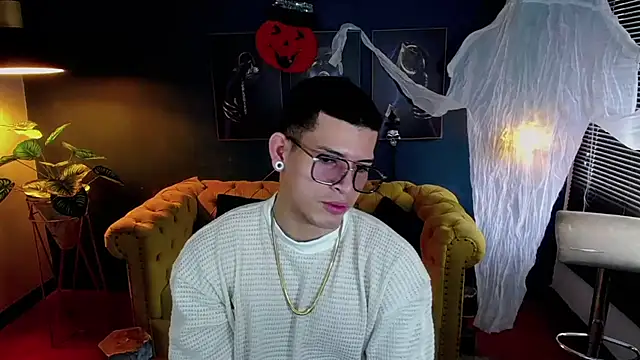 Snapshot of ethan_rodgers chatting on 10-30-25, 07:58 ethan rodgers online show from 10-30-25, 07:58