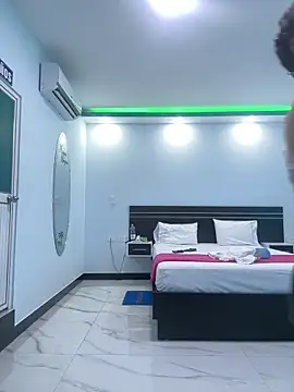 Snapshot of franciscommx chatting on 10-25-25, 07:52 franciscommx online show from 10-25-25, 07:52