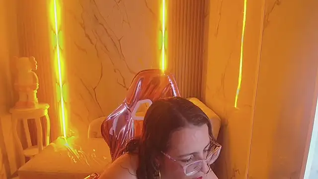  Evoni b online show from 10-08-25, 07:44