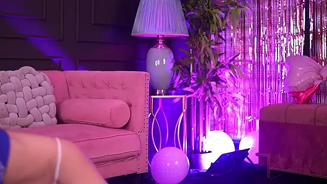 OdetteMason online show from 03-25-26, 06:19