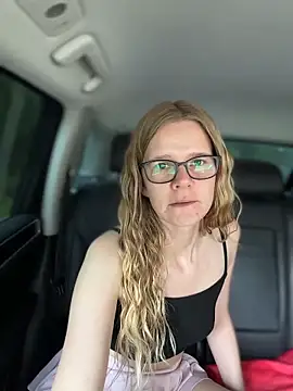 Bikergirl 97 online show from 05-06-26, 12:43