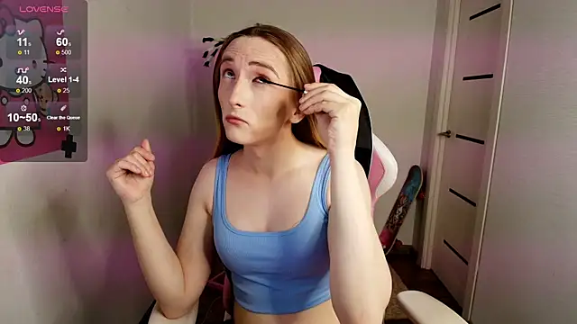 Vi Luxy online show from 10-18-25, 02:14