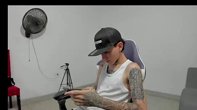 StraightBoy Nick online show from 05-16-26, 05:37