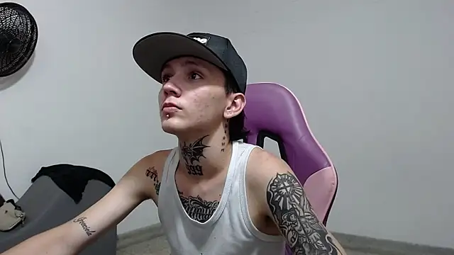 StraightBoy Nick online show from 05-22-26, 08:25