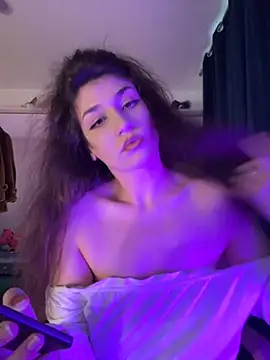 Snapshot of ScarletBloom_ chatting on 10-02-25, 12:34 ScarletBloom online show from 10-02-25, 12:34