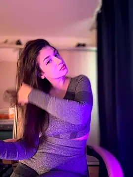 Snapshot of ScarletBloom_ chatting on 10-03-25, 11:18 ScarletBloom online show from 10-03-25, 11:18