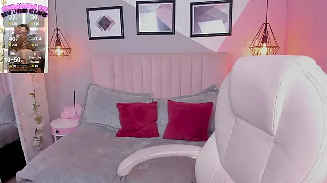 Baby  kitty  online show from 09-18-25, 08:33