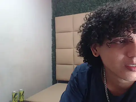 Xfire boy69 online show from 10-02-25, 03:41