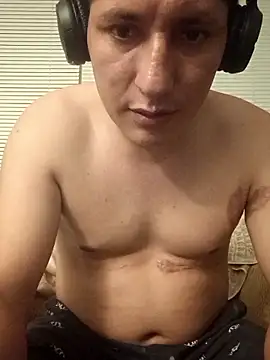 Snapshot of Zetaloco26 chatting on 10-05-25, 02:43 Zetaloco26 online show from 10-05-25, 02:43