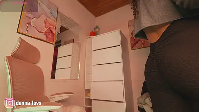 Dannaa Lovs online show from 10-10-25, 05:12